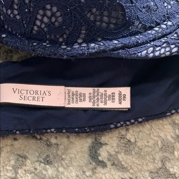 Victoria's Secret Blue Lace Trim Bra - Picture 2 of 4